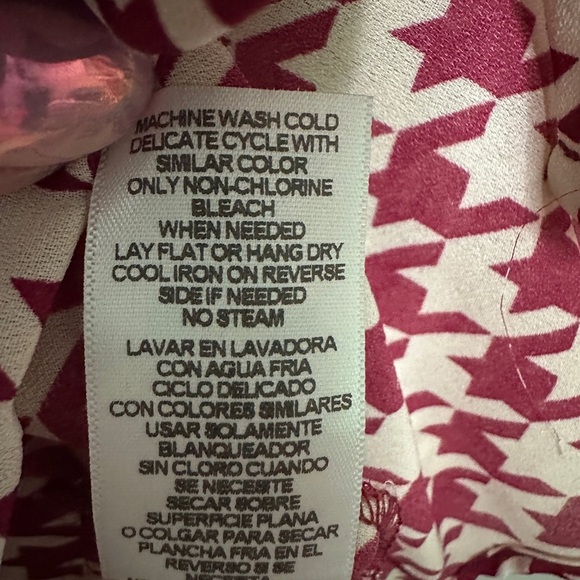 KUT houndstooth button blouse.                   Size: Medium - Picture 7 of 7